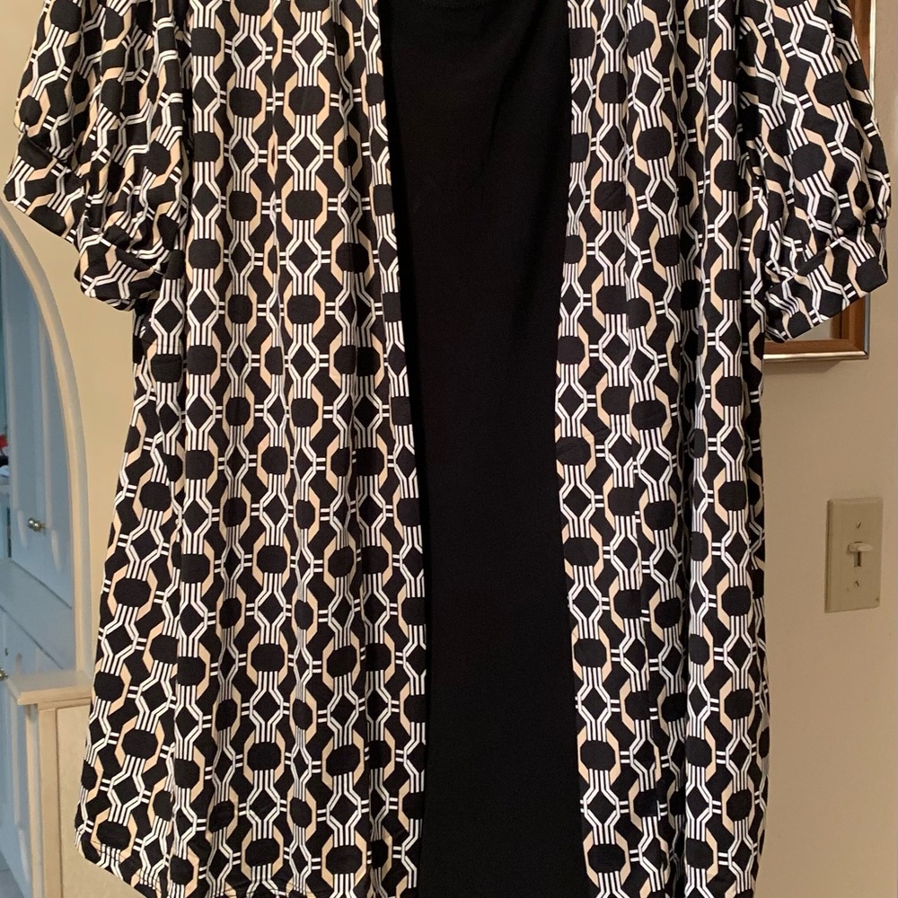 Elegant Plus Size 2X Black and White Geometric Jacket Over Sleeveless Dress!